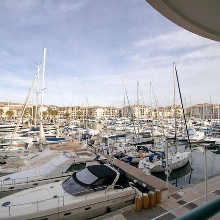 Apartment With Balcony And View On The Port Fréjus Esterno foto