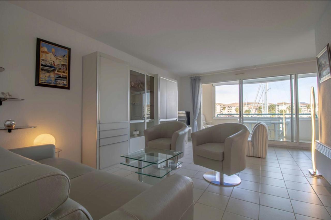 Apartment With Balcony And View On The Port Fréjus Esterno foto