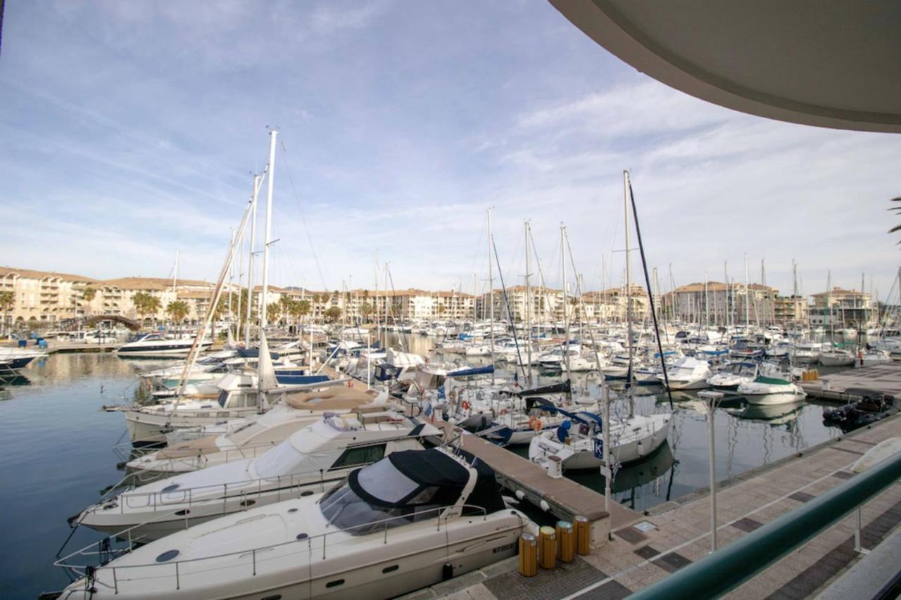Apartment With Balcony And View On The Port Fréjus Esterno foto