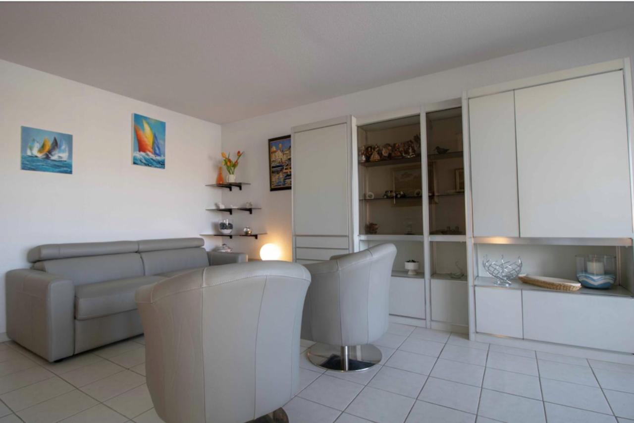 Apartment With Balcony And View On The Port Fréjus Esterno foto