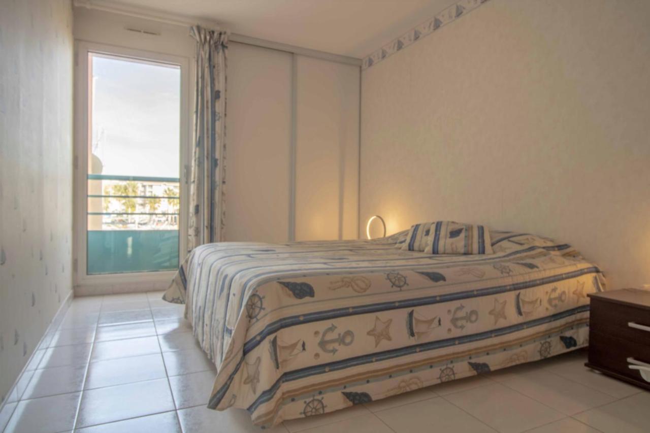 Apartment With Balcony And View On The Port Fréjus Esterno foto